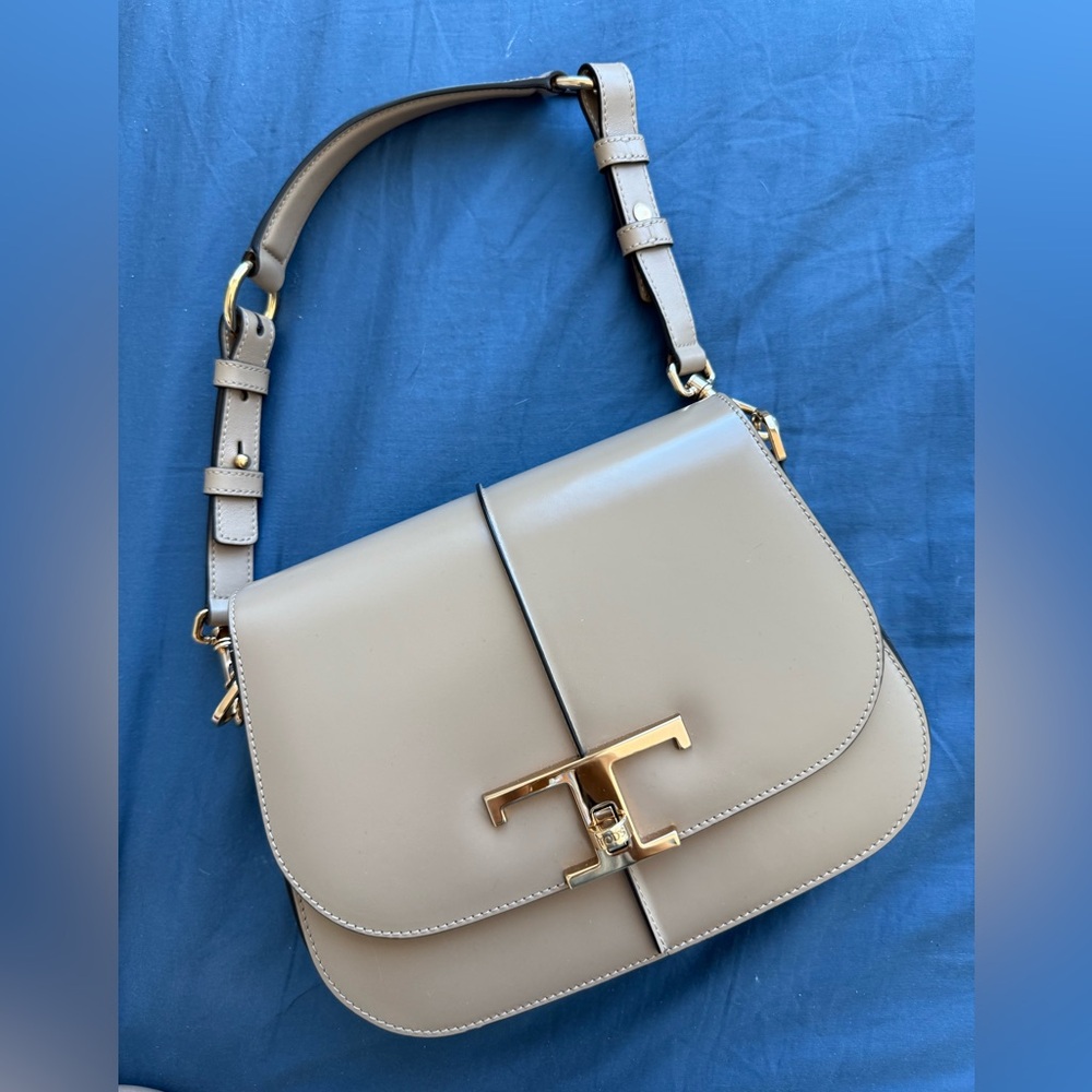 Tods T Timeless Shoulder Bag in Leather